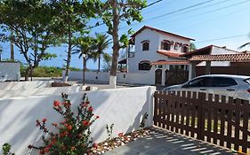 Aconchegante casa à beira da praia